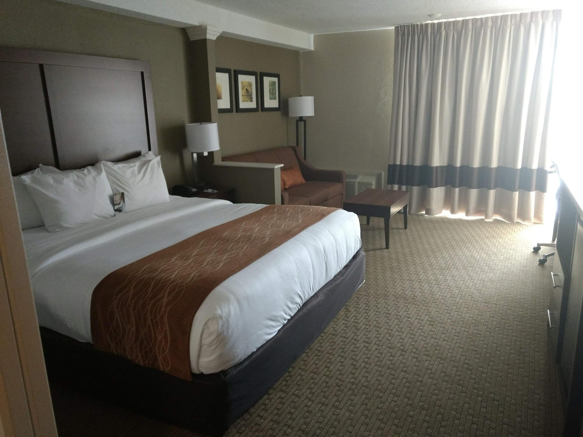 Comfort Inn & Suites Near Danville Mall Eksteriør bilde