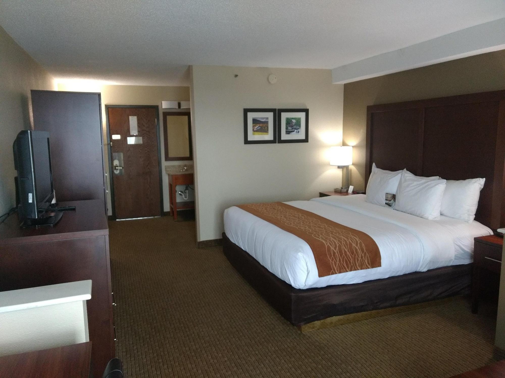 Comfort Inn & Suites Near Danville Mall Eksteriør bilde