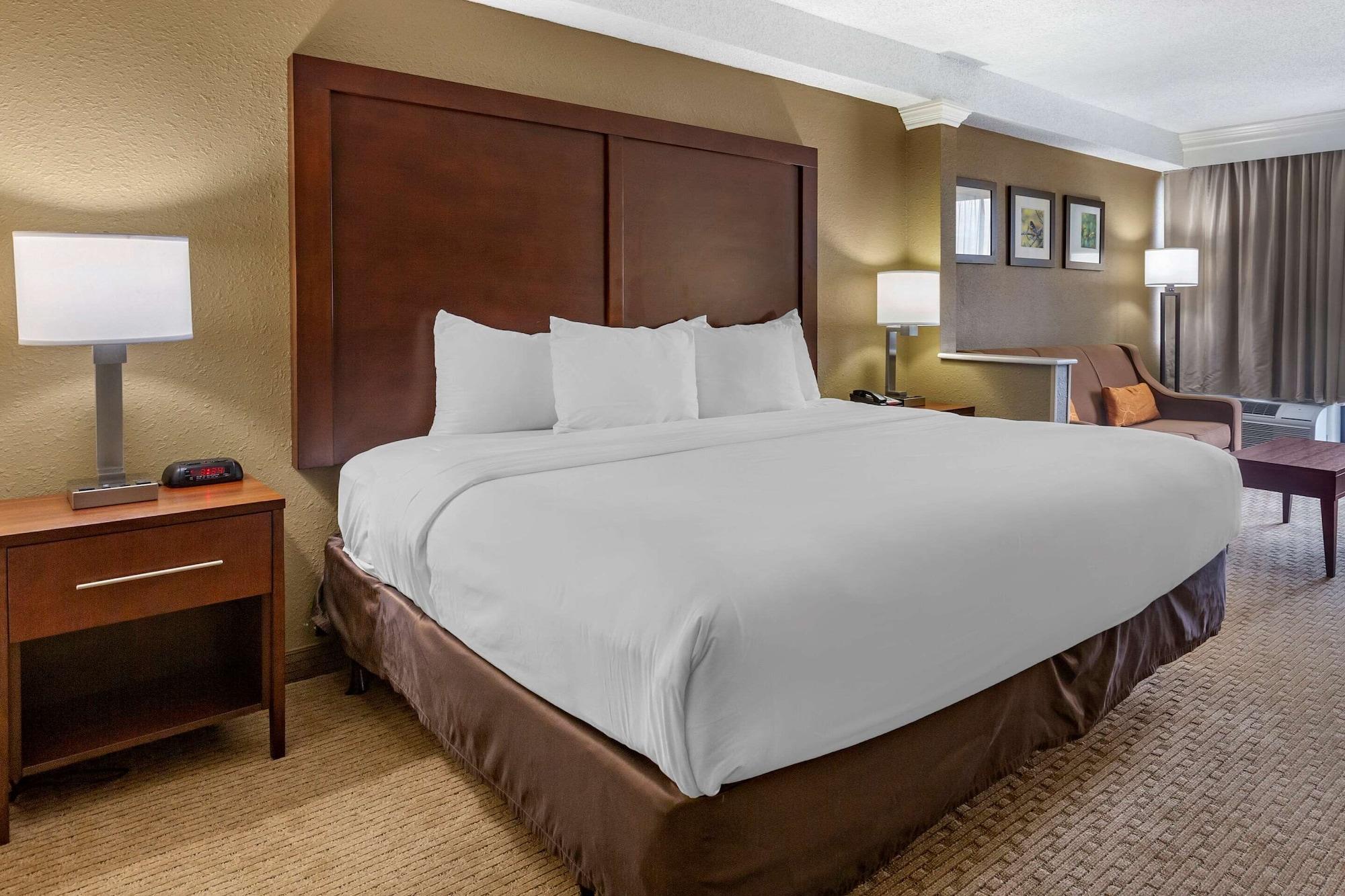 Comfort Inn & Suites Near Danville Mall Eksteriør bilde