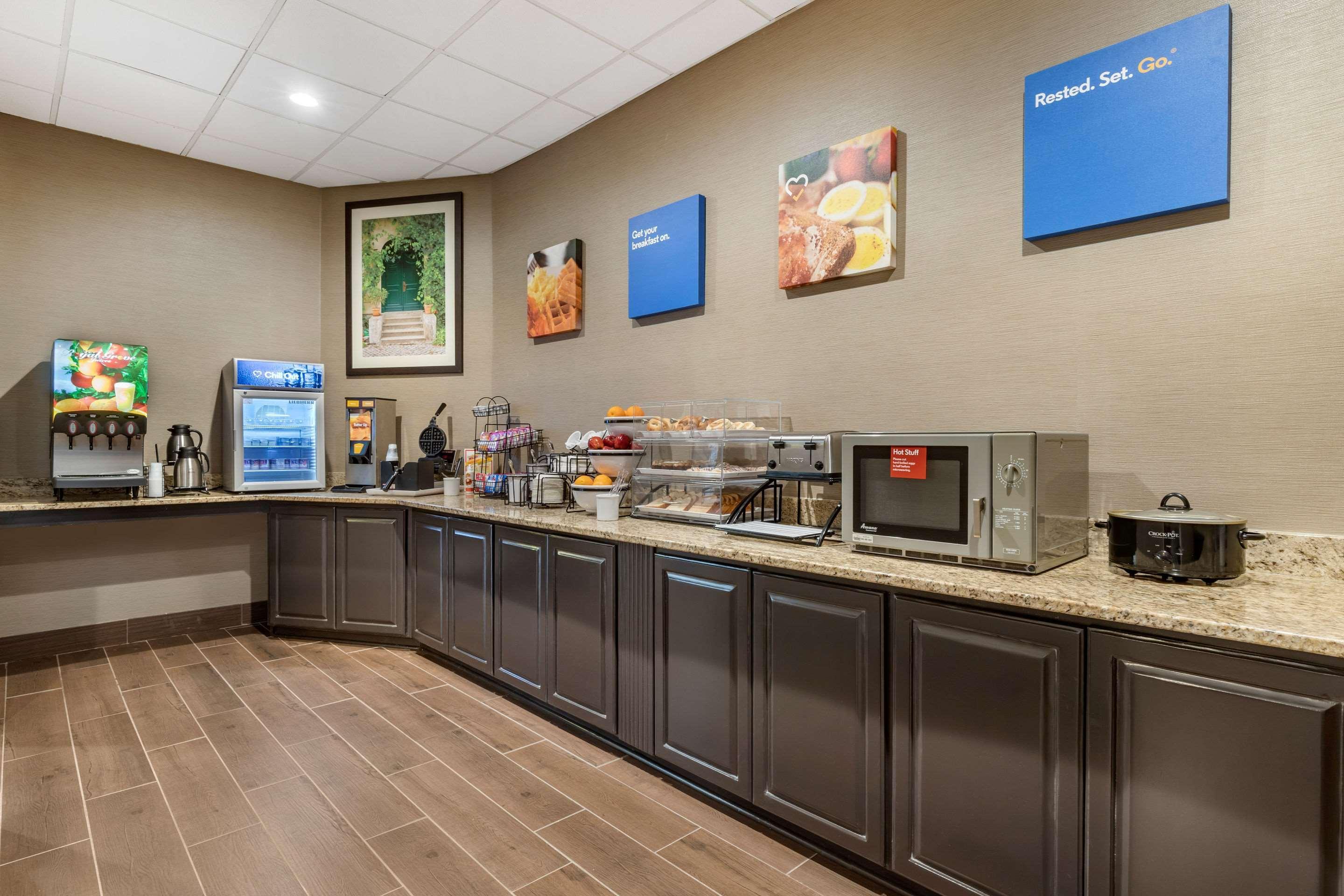Comfort Inn & Suites Near Danville Mall Eksteriør bilde